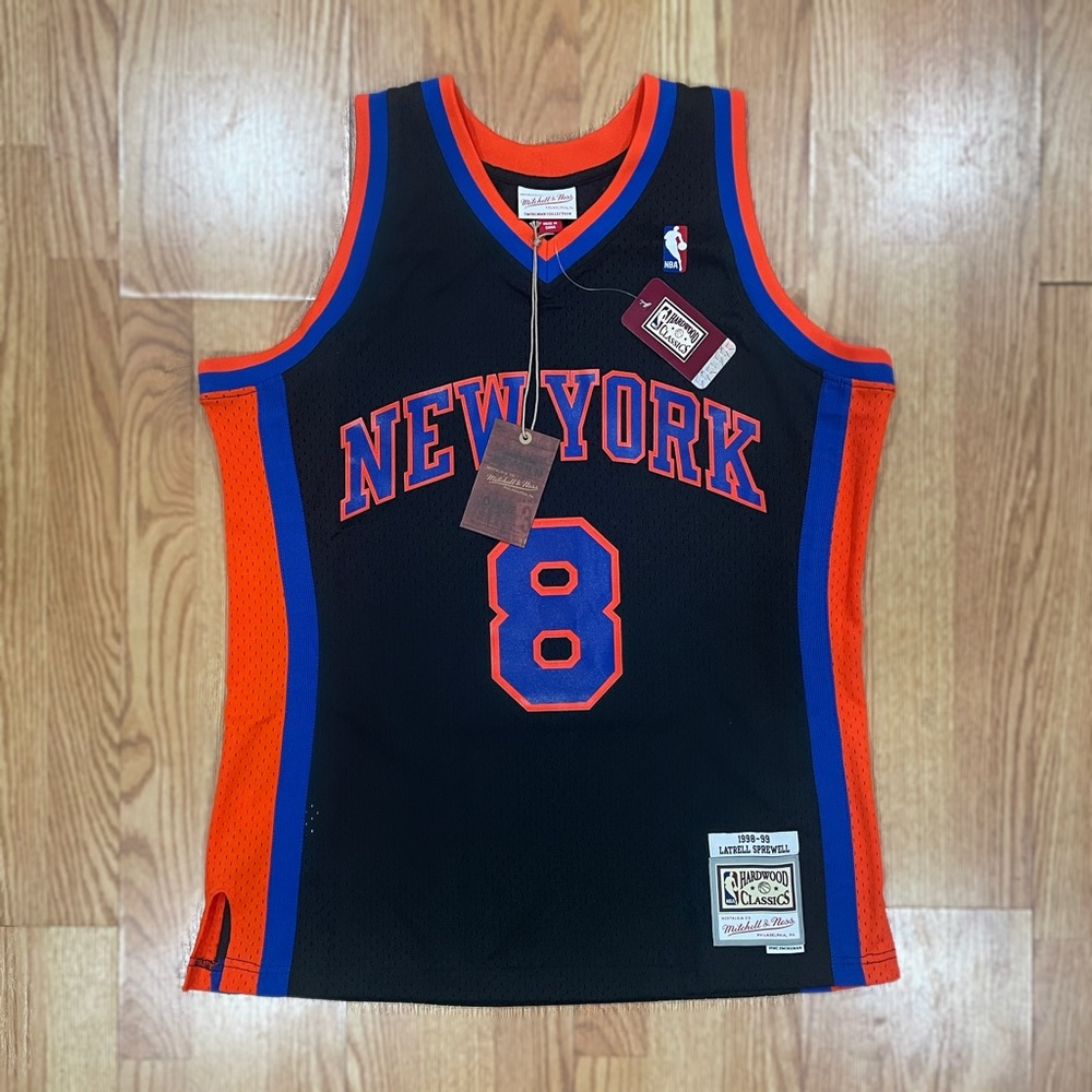 Mitchell & Ness New York Knicks Throwback Jersey